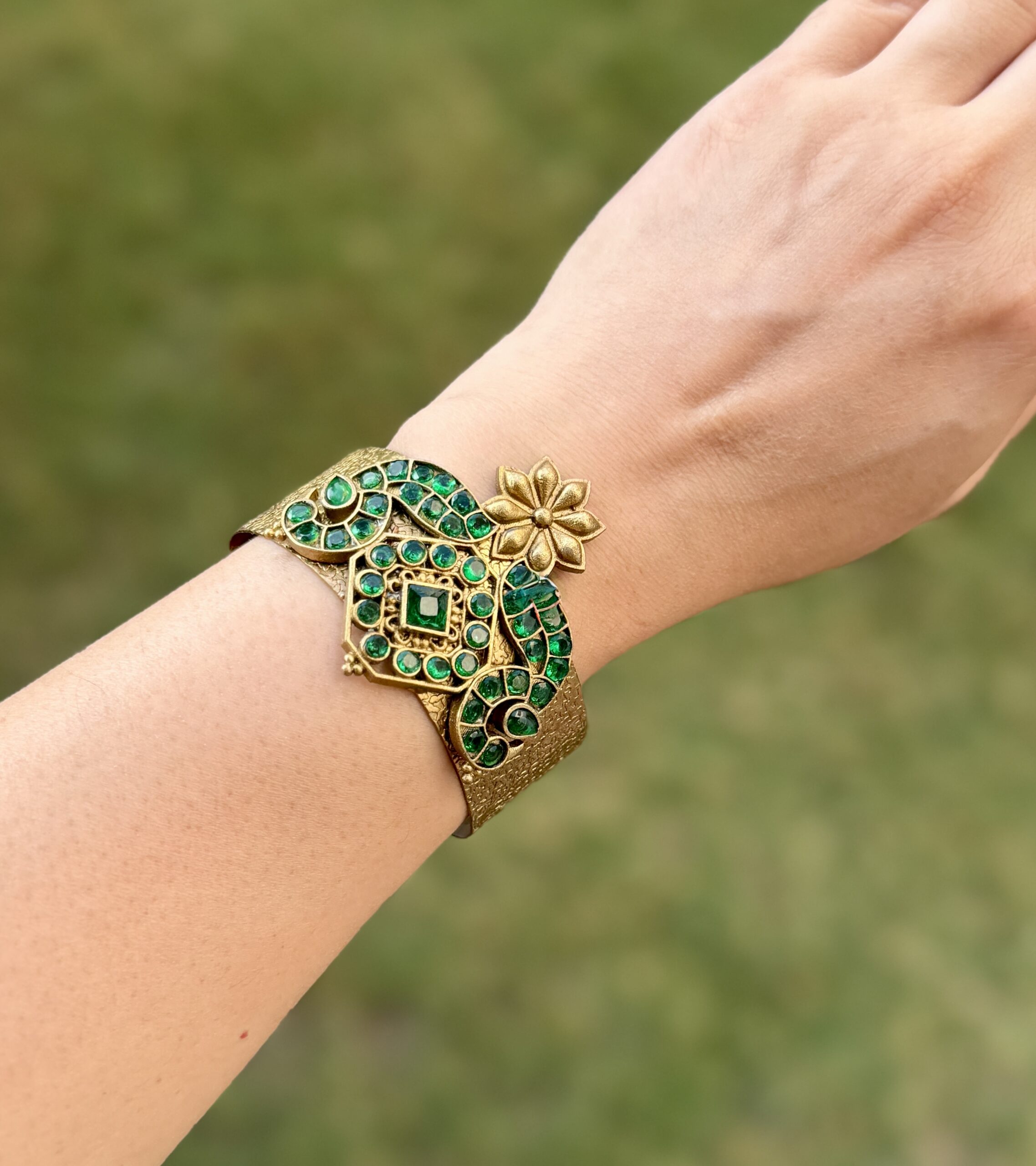Green Stone Mat Gold Adjustable Kada