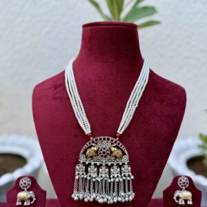 Gajraaj Pearl Haar