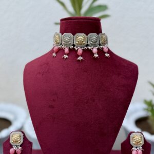 Gulabi Noor Choker