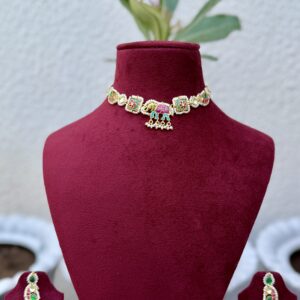 Gulabi Haathi Choker
